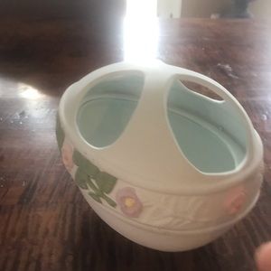 Easter egg display centerpiece